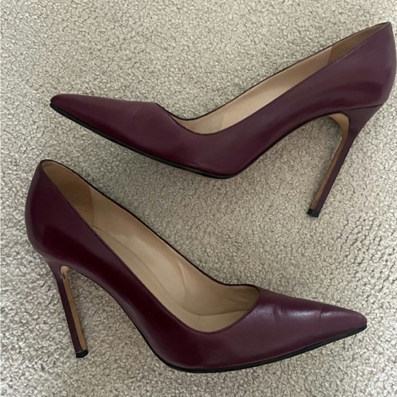 Burgundy Manolo Pumps​​​​ - Picture 1 of 3